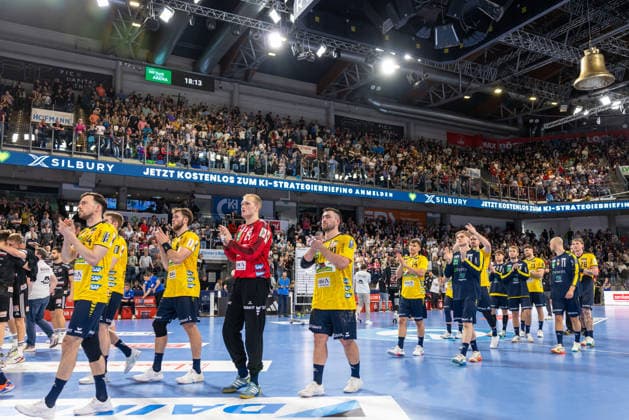 Trauer und Enttaeuschung nach der Niederlage bei den Rhein-Neckar Löwen. HC Erlangen vs. Rhein-Neckar Löwen, Handball, 1. Handball Bundesliga, Saison 2025 2026, 28. Spieltag, 05.04.2026 HC Erlangen vs. Rhein-Neckar Löwen, Handball, 1. Handball Bundesliga, Saison 2025 2026, 28. Spieltag, 05.04.2026 Nuernberg Copyright: xEibner-Pressefoto ArdanxFuessmanx EP_AFN