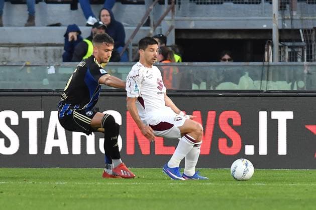 CALCIO - Serie A - Pisa SC vs Torino FC Giovanni Pablo Simeone Baldini (Torino) thwarted by Simone Canestrelli (Pisa) during Pisa SC vs Torino FC, Italian soccer Serie A match in Pisa, Italy, April 05 2026 Pisa Italy  Copyright: xIPAxSport ABACAx