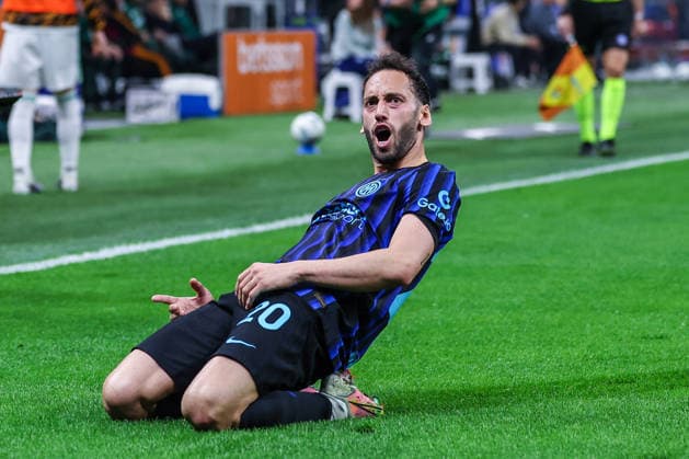 FC Internazionale vs AS Roma - Serie A 2025 26 - 05 04 2026 Hakan Calhanoglu of FC Internazionale celebrates after scoring a goal during Serie A 2025 26 football match between FC Internazionale and AS Roma at San Siro Stadium in Milan Copyright: xBEAUTIFULxSPORTS Carabellix