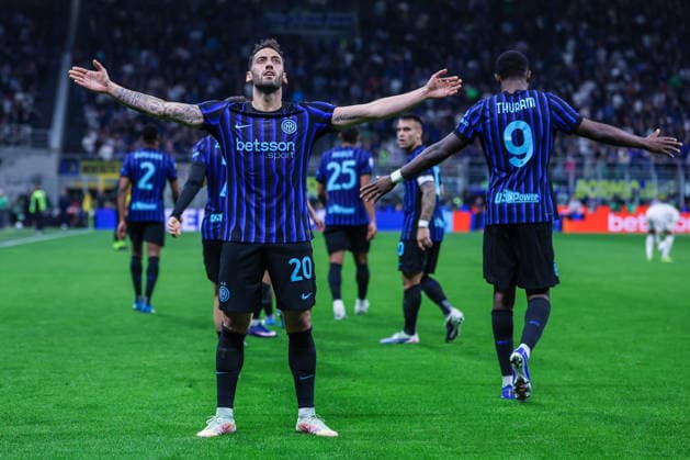 FC Internazionale vs AS Roma - Serie A 2025 26 - 05 04 2026 Hakan Calhanoglu of FC Internazionale celebrates after scoring a goal during Serie A 2025 26 football match between FC Internazionale and AS Roma at San Siro Stadium in Milan Copyright: xBEAUTIFULxSPORTS Carabellix