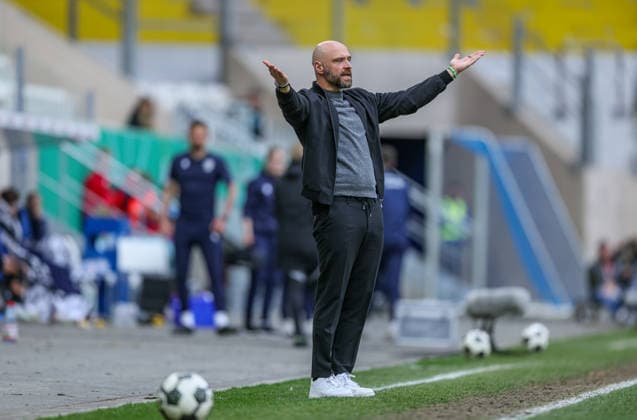 GER, Jena, Carl Zeiss Jena vs Vfl Wolfsburg, DFB-Pokal Frauen, Fussball, DFB, Spielzeit 2025 2026, ad hoc Arena im Ernst-Abbe-Sportfeld, Halbfinale im Bild: Stephan Lerch (Trainer VfL Wolfsburg Frauen) DFB DFL REGULATIONS PROHIBIT ANY USE OF PHOTOGRAPHS AS IMAGE SEQUENCES AND OR QUASI-VIDEO, 05.04.2025 Copyright: HMBxMedia HendrikxHamelau