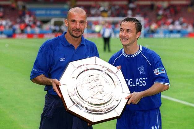 Chelsea V Manchester United, ManU Fa Charity Shield Dennis Wise of Chelsea and Gianluca Vialli of Chelsea celebrating with trophy after the Fa Charity Shield match between Chelsea and Manchester United at Wembley Stadium on August 13, 2000 in London, England. London Wembley Stadium England United Kingdom Copyright: xAllstarxPicturexLibraryxLtdx