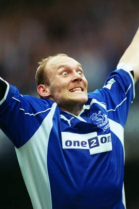 Everton V Derby County, Premier League Thomas Gravesen of Everton celebrates during the Premier League match between Everton and Derby County at Goodison Park on August 26, 2000 in Liverpool, England. Liverpool Goodison Park England United Kingdom Copyright: xAllstarxPicturexLibraryxLtdx