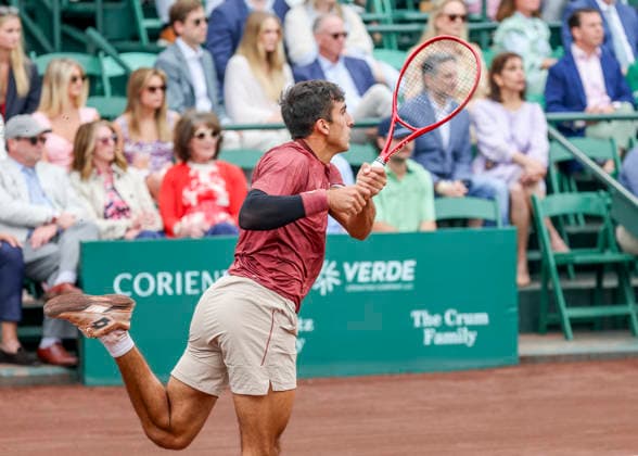 HOUSTON, TX - APRIL 05: Roman Andres Burruchaga (ARG) in action during the singles finals of the Men™s Clay Court Championship on April 5, 2026 at River Oaks Country Club in Houston, Texas. (Photo by Leslie Plaza Johnson Icon Sportswire) TENNIS: APR 05 US Men s Clay Court Championship EDITORIAL USE ONLY Icon260405085