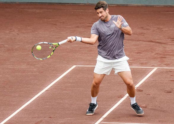 HOUSTON, TX - APRIL 05: Orlando Luz (BRA) in action during the doubles finals of the Men™s Clay Court Championship on April 5, 2026 at River Oaks Country Club in Houston, Texas. (Photo by Leslie Plaza Johnson Icon Sportswire) TENNIS: APR 05 US Men s Clay Court Championship EDITORIAL USE ONLY Icon260405025