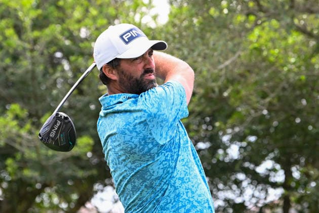 SAN ANTONIO, TX - APRIL 05: John Parry (ENG) watches his tee shot on 18 during the third round of the Valero Texas Open on April 5, 2026, at the AT&T Oaks Course at TPC San Antonio, San Antonio, Texas. (Photo by Ken Murray Icon Sportswire) GOLF: APR 05 PGA, Golf Herren Valero Texas Open EDITORIAL USE ONLY Icon2604050284