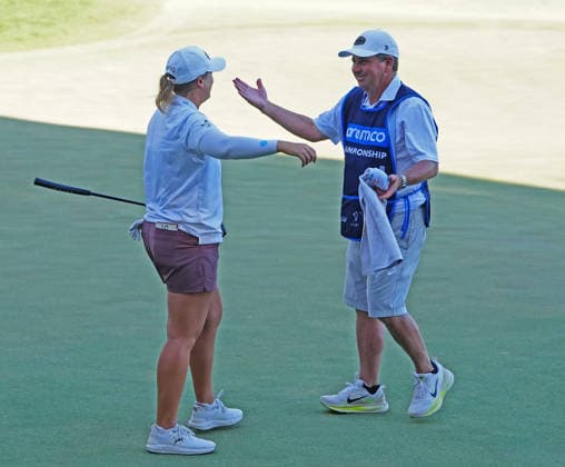 LAS VEGAS, NV - APRIL 05: LPGA, Golf Damen golfer Lauren Coughlin is congratulated by her caddie on the 18th green after winning the Aramco Championship on April 5, 2026, at Shadow Creek Golf Course in Las Vegas, Nevada. (Photo by Brian Spurlock Icon Sportswire) GOLF: APR 05 LPGA Aramco Championship EDITORIAL USE ONLY Icon26040576