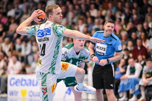 Goeppingen, Deutschland, 05.04.26: Omar Ingi Magnusson (SC Magdeburg) in Aktion, am Ball, Einzelaktion waehrend des Daikin Handball Bundesliga Spiels zwischen FRISCH AUF! Goeppingen vs SC Magdeburg in der EWS Arena am 05. April 2026 in Goeppingen, Deutschland. (Foto von Harry Langer DeFodi Images) Goeppingen, Germany, 05.04.26: Omar Ingi Magnusson (SC Magdeburg) controls the Ball during the Daikin Handball Bundesliga match between FRISCH AUF! Goeppingen vs SC Magdeburg at EWS Arena on April 5, 2026 in Goeppingen, Germany. (Photo by Harry Langer DeFodi Images) (Photo by Harry Langer DeFodi Images) -