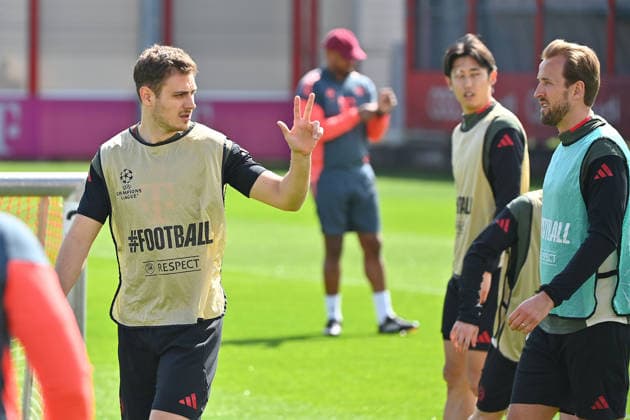 Josip STANISIC (Bayern Muenchen),Gestik, Abschlusstraining am 06.04.2026. Fussball Champions League,Saison 2025 26, Viertelfinale Real Madrid - FC Bayern-Muenchen. Â