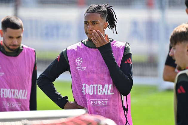Michael OLISE (Bayern Muenchen), skeptisch,Gestik. Abschlusstraining am 06.04.2026. Fussball Champions League,Saison 2025 26, Viertelfinale Real Madrid - FC Bayern-Muenchen. Â