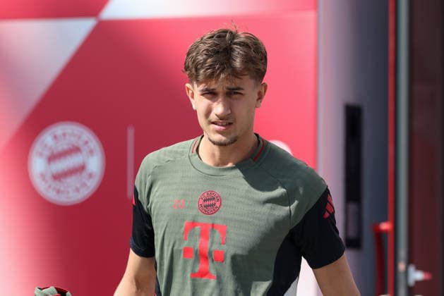 Tom Bischof (FC Bayern Muenchen, 20), GER, Abschlusstraining, FC Bayern Muenchen, Fussball, UEFA Champions League, Viertelfinale, Hinspiel, Saison 2025 2026, 06.04.2026, GER, Abschlusstraining, FC Bayern Muenchen, Fussball, UEFA Champions League, Viertelfinale, Hinspiel, Saison 2025 2026, 06.04.2026 Muenchen Copyright: xEibner-Pressefoto JennixMaulx EP_JML