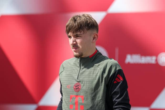 Lennart Karl (FC Bayern Muenchen, 42), GER, Abschlusstraining, FC Bayern Muenchen, Fussball, UEFA Champions League, Viertelfinale, Hinspiel, Saison 2025 2026, 06.04.2026, GER, Abschlusstraining, FC Bayern Muenchen, Fussball, UEFA Champions League, Viertelfinale, Hinspiel, Saison 2025 2026, 06.04.2026 Muenchen Copyright: xEibner-Pressefoto JennixMaulx EP_JML