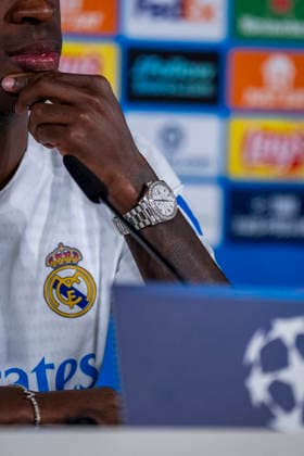Real Madrid CF Training Session And press conference, PK, Pressekonferenz - UEFA Champions League 2025 26 Quarter-Final First Leg MADRID, SPAIN - APRIL 6: Details of the watch of Vinicius Junior of Real Madrid are seen during the press conference during the training session and press conference ahead of the UEFA Champions League 2025 26 Quarter-Final First Leg against FC Bayern München at Ciudad Real Madrid on April 6, 2026 in Madrid, Spain. Valdebebas Ciudad Real Madrid Madrid Spain Copyright: xAlbertoxGardinx AGardin_20260606_Foot_Champ_Real_Madrid_PC_1177