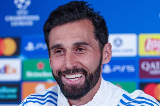 Cheftrainer Alvaro Arbeloa (Real Madrid) lacht, Emotion, Real Madrid, Fussball, Maenner, UEFA Champions League, Saison 2025 2026, Pressekonferenz nach dem Abschlusstraining vor dem Viertelfinal-Hinspiel (Quarter Finals 1st Leg) gegen den FC Bayern Muenchen, 06.04.2026 Valdebebas bei Madrid Madrid Spanien