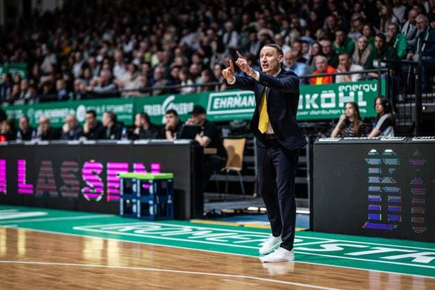 Mikko Riipinen (Headcoach MHP Riesen Ludwigsburg) an der Seitenlinie, Vet Concept Gladiators Trier vs MHP Riesen Ludwigsburg, Basketball, easyCredit BBL, 28. Spieltag, Saison 2025 2026, 06.04.2026 Vet Concept Gladiators Trier vs MHP Riesen Ludwigsburg, Basketball, easyCredit BBL, 28. Spieltag, Saison 2025 2026, 06.04.2026 Copyright: xEibner-Pressefoto AlexanderxNeisx EP_ANS