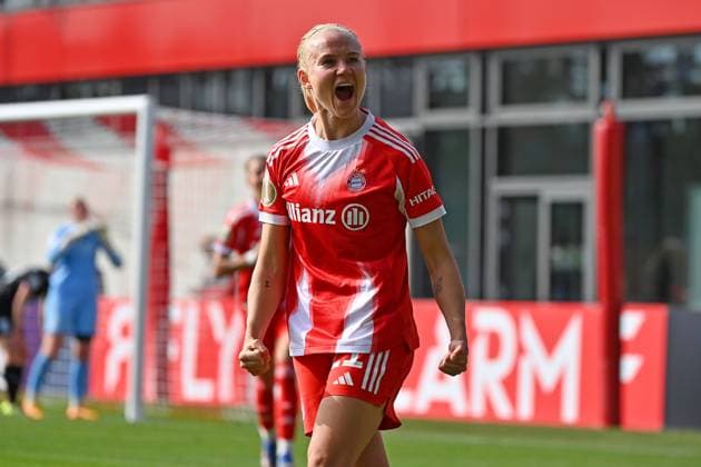 Torjubel Pernile HARDER (FCB) nach Tor zum 2-0 Jubel,Freude,Begeisterung,Aktion, FC Bayern Muenchen - SGS Essen Fussball DFB Pokal Halbfinale der Frauen am 06.04.2026 FC BAYERN CAMPUS