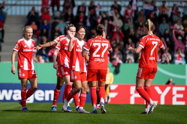 Fußball, DFB Pokal der Frauen, 20260406, FC Bayern München - SGS Essen. Im Bild Tor 1:0 Torjubel Jubel bejubelt Tor Tor Schützen, Momoko TANIKAWA (Bayern, 18). München FC Bayern Campus Bayern Deutschland Copyright: Passion2Press MarkusxFischerx