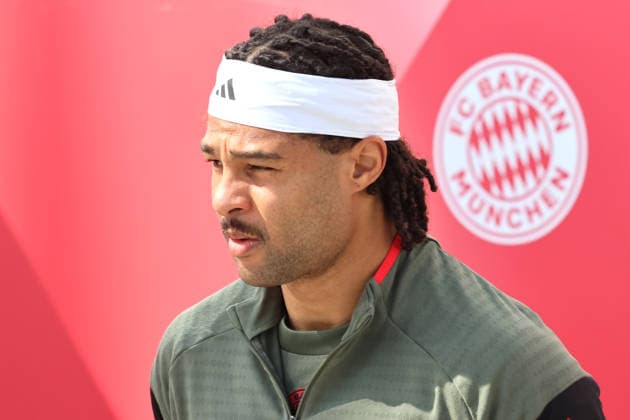 7 Serge Gnabry, Portraet, Portrait, Fussball Abschlusstraining vor UEFA Champions League Spiel Real Madrid CF - FC Bayern München 06.04.2026 Trainingsgelände, Säbenerstr. FOTO: Mladen Lackovic LakoPress