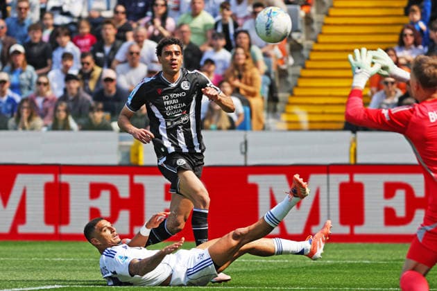 Udinese s Arthur Atta during the Serie A soccer match between Udinese and Como at the Bluenergy Stadium in Udine, north east Italy - Monday, April 06,2026 - soccer  Copyright: xAndreaxBressanutti LaPressex