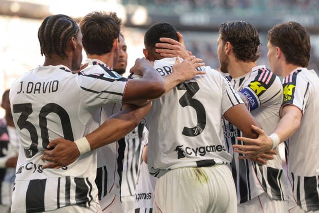 Turin, Italy, 6th April 2026. Gleison Bremer of Juventus celebrates with team mates after scoring to give the hosts a 1-0 lead during the Juventus vs Genoa Serie A match at Allianz Stadium, Turin. Picture credit should read: Jonathan Moscrop Sportimage EDITORIAL USE ONLY. No use with unauthorised audio, video, data, fixture lists, club league logos or live services. Online in-match use limited to 120 images, no video emulation. No use in betting, games or single club league player publications. SPI_009_JM_JUVE_GENOA SPI-4644-0009