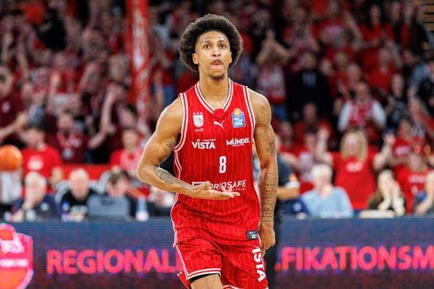 Demarcus Demonia (BMA365 Bamberg Baskets, 08), Einzelbild, Einzelfoto, Portrait, Portraet, jubelt, Jubel, positive Emotionen, positive Emotion, BMA365 Bamberg Baskets vs. Science City Jena, Basketball, easyCredit BBL, 28. Spieltag, 06.04.2026 BMA365 Bamberg Baskets vs. Science City Jena, Basketball, easyCredit BBL, 28. Spieltag, 06.04.2026 Bamberg Copyright: xEibner-Pressefoto G.xSantemizx EP_EER