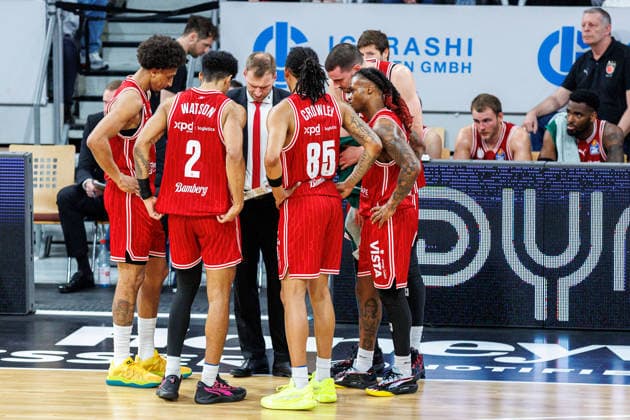 Demarcus Demonia (BMA365 Bamberg Baskets, 08), Ibi Watson (BMA365 Bamberg Baskets, 02), Anton Gavel (BMA365 Bamberg Baskets, Trainer), Austin Crowley (BMA365 Bamberg Baskets, 85), Cobe Williams (BMA365 Bamberg Baskets, 24), BMA365 Bamberg Baskets vs. Science City Jena, Basketball, easyCredit BBL, 28. Spieltag, 06.04.2026 BMA365 Bamberg Baskets vs. Science City Jena, Basketball, easyCredit BBL, 28. Spieltag, 06.04.2026 Bamberg Copyright: xEibner-Pressefoto G.xSantemizx EP_EER