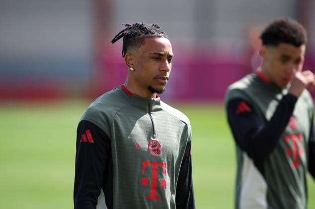 Fussball, Herren, Champions League, Saison 2025 2026, FC Bayern München, Abschlusstraining Michael Olise (FC Bayern München) Kopf, Oberkörper