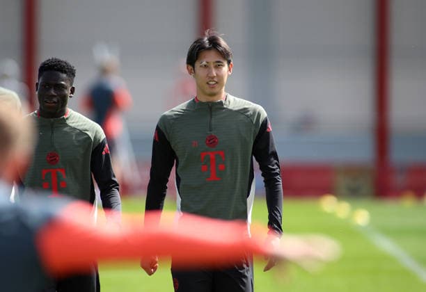 Fussball, Herren, Champions League, Saison 2025 2026, FC Bayern München, Abschlusstraining Hiroki Ito (FC Bayern München) Kopf, Oberkörper