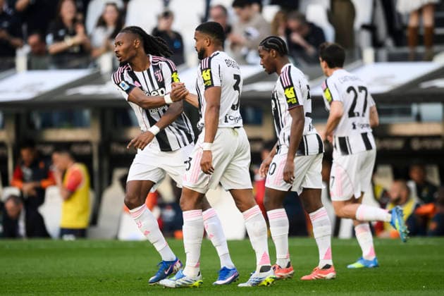 Juventus FC v Genoa CFC - Serie A Gleison Bremer of Juventus FC celebrates with teammates after scoring the opening goal during the Serie A football match between Juventus FC and Genoa CFC. Turin Italy Copyright: xNicolòxCampox