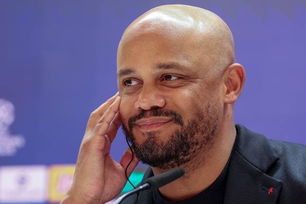Chef-Trainer Vincent Kompany (FC Bayern Muenchen) laechelt, Pressekonferenz, FC Bayern Muenchen, Fussball, Maenner, UEFA Champions League, Saison 2025 2026, Pressekonferenz vor dem Viertelfinal-Hinspiel (Quarter Finals 1st Leg) gegen Real Madrid, 06.04.2026 Madrid Madrid Spanien *** Head Coach Vincent Kompany FC Bayern Muenchen smiles, Press conference, FC Bayern Muenchen, Football, Men, UEFA Champions League, Season 2025 2026, Press conference before the quarter-final first leg Quarter Finals 1st Leg against Real Madrid, 06 04 2026 Madrid Madrid Spain Copyright: xkolbert-press MartinxAgüerax