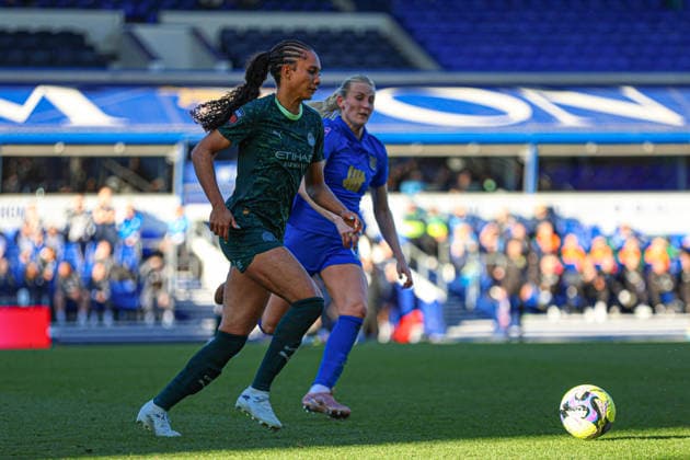BIRMINGHAM, ENGLAND - April 6: Jade Rose of Manchester City on the ball during the Adobe Womens FA Cup game between Birmingham City and Manchester City at St Andrews Stadium, April 6 in Birmingham, England Copyright: xNataliexMincher SPPx Sportspressphoto_SPR125939