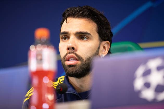 April 6, 2026, Lisbon, Lisbon, Portugal: Arsenal goalkeeper from Spain DAVID RAYA (1) during the press conference, PK, Pressekonferenz before the UEFA Champions League between Sporting and Arsenal at Estadio Jose de Alvalade Soccer 2026: Pre-Game Press Conference  - ZUMAs359 20260406_zsp_s359_050 Copyright: xAlexandrexdexSousax