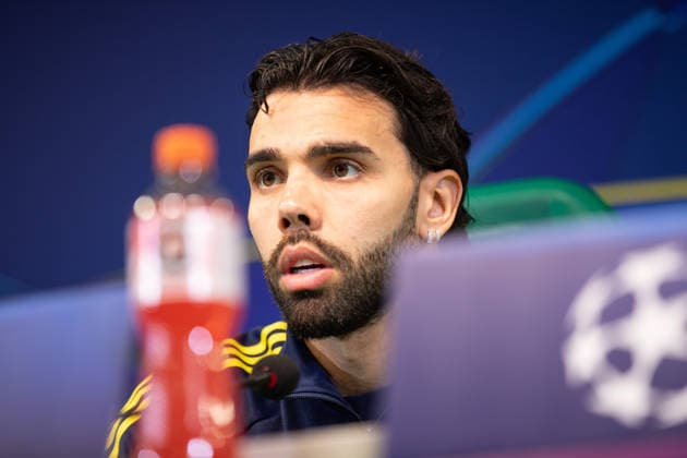 April 6, 2026, Lisbon, Lisbon, Portugal: Arsenal goalkeeper from Spain DAVID RAYA (1) during the press conference, PK, Pressekonferenz before the UEFA Champions League between Sporting and Arsenal at Estadio Jose de Alvalade Lisbon Portugal - ZUMAs359 20260406_zsp_s359_049 Copyright: xAlexandrexdexSousax