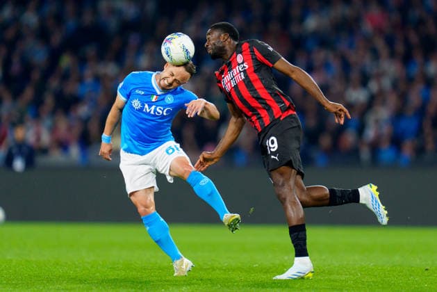 SSC Napoli v AC Milan - Serie A Enilive Stanislav Lobotka of SSC Napoli and Youssouf Fofana of AC Milan compete for the ball during the serie Serie A Enilive match between SSC Napoli and AC Milan at Stadio Diego Armando Maradona on April 6, 2026 in Naples, Italy Naples Stadio Diego Armando Maradona Naples Italy Copyright: xGiuseppexMaffiax 260406_SerieA_Napoli-Milan_00169