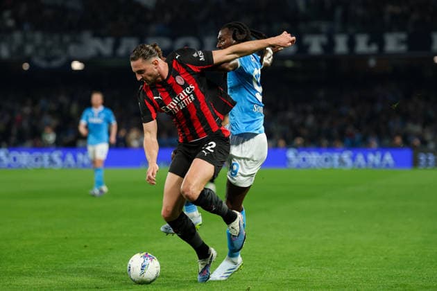 AC Milan s Adrien Rabiot, Napoli™s Andre-Frank Zambo Anguissa during the Serie A soccer match between Napoli and Milan at the Diego Armando Maradona Stadium in Naples, southern italy - Monday , April 06 , 2026. - Soccer .  Copyright: xAlessandroxGarofalo LaPressex