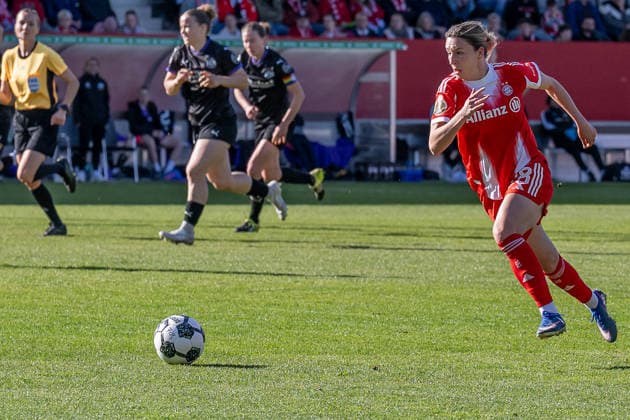 Barbara Dunst (FC Bayern Muenchen Frauen, 28) GER, FC Bayern Muenchen Frauen vs. SGS Essen, Fussball, DFB-Pokal, Halbfinale, Saison 2025 2026, 06.04.2026. (DFL DFB REGULATIONS PROHIBIT ANY USE OF PHOTOGRAPHS as IMAGE SEQUENCES and or QUASI-VIDEO). GER, FC Bayern Muenchen Frauen vs. SGS Essen, Fussball, DFB-Pokal, Halbfinale, Saison 2025 2026, 06.04.2026. Muenchen Copyright: xEibner-Pressefoto HeikexFeinerx EP_HFR
