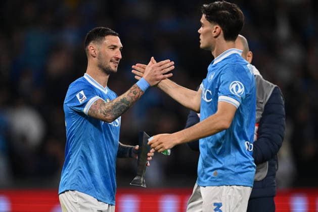 Matteo Politano of S.S.C. Napoli celebrates the victory at the end of the 31th day of the Serie A Championship between S.S.C. Napoli and A.C. Milan at the Diego Armando Maradona Stadium on April 6, 2026 in Naples, Italy.  Copyright: xDomenicoxCippitelli IPAxSportx xipa-agency.netx xx IPA_73795621 IPA_Agency_IPA73795621