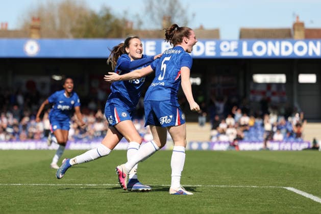 Veerle Buurman of Chelsea Women (5) scores a goal to make the score 2-1 during the Women s FA Cup Quarter Final match between Chelsea Women and Tottenham Hotspur Women at Kingsmeadow Stadium, Kingston, England on 6 April 2026. Copyright: xKenxSparksx 44810022