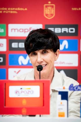 April 7, 2026, Las Rozas, Madrid, Spain: Sonia Bermudez, head coach of Spain, attends a press conference, PK, Pressekonferenz to announce the list of summoned players ahead the FIFA Women s World Cup 2027 football matches of Spain Team against England and Ukraine at Ciudad del Futbol on April 07, 2026, in Las Rozas, Madrid, Spain. Sonia Bermudez Press Conference For Spain Team - Fifa Women s World Cup 2027 - ZUMAa181 20260407_zaa_a181_038 Copyright: xAngelxPerezxMecax