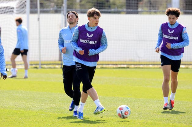 DEU, DFL, 2. FBL Hertha BSC, Training, 07.04.2026, Sportforum, Berlin, DEU, DFL, 2. FBL Hertha BSC, Training, im Bild Kennet Eichhorn (Hertha BSC Berlin 23), Dawid Kownacki (Hertha BSC Berlin 9) DFL - regulations prohibit any use of Photographs as image sequences and or quasi-video