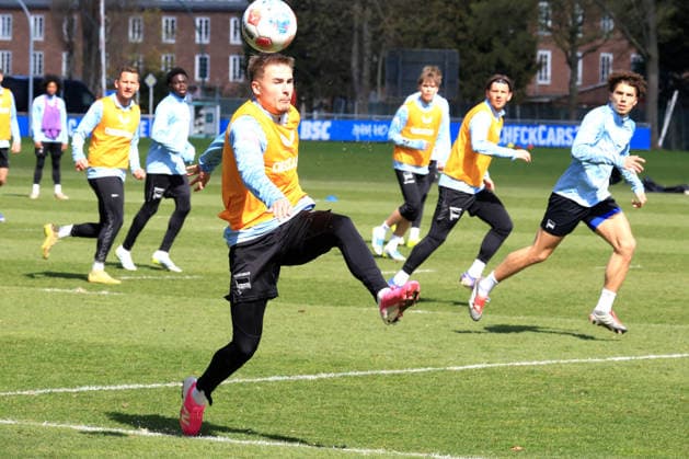 DEU, DFL, 2. FBL Hertha BSC, Training, 07.04.2026, Sportforum, Berlin, DEU, DFL, 2. FBL Hertha BSC, Training, im Bild Marten Winkler (Hertha BSC Berlin 22) DFL - regulations prohibit any use of Photographs as image sequences and or quasi-video