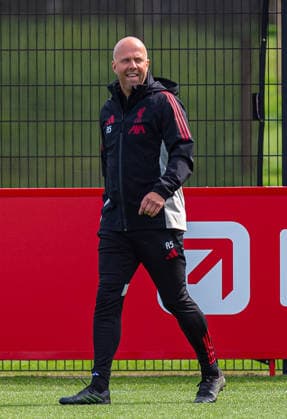 Football - UEFA Champions League - Quarter-FInal - 1st Leg - Paris Saint-Germain FC v Liverpool FC - MD-1 LIVERPOOL, ENGLAND - Tuesday, April 7, 2026: Liverpool s head coach Arne Slot during a training session at the AXA Training Centre ahead of the UEFA Champions League Quarter-Final 1st Leg match between Paris Saint-Germain FC and Liverpool FC. (Photo by David Rawcliffe Propaganda) LIVERPOOL AXA Training Centre MERSEYSIDE ENGLAND  Copyright: xDavidxRawcliffex P2026-04-07-PSG_Liverpool_MD-1-7