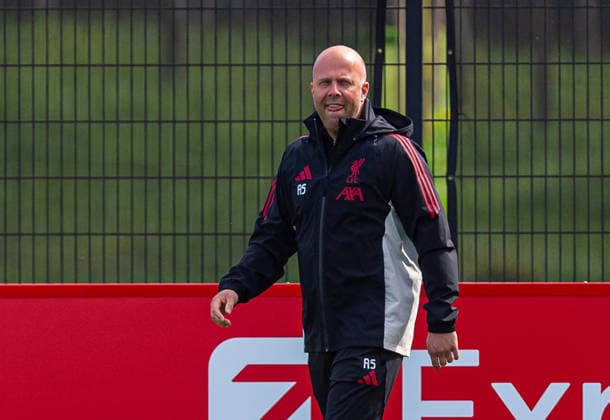 Football - UEFA Champions League - Quarter-FInal - 1st Leg - Paris Saint-Germain FC v Liverpool FC - MD-1 LIVERPOOL, ENGLAND - Tuesday, April 7, 2026: Liverpool s head coach Arne Slot during a training session at the AXA Training Centre ahead of the UEFA Champions League Quarter-Final 1st Leg match between Paris Saint-Germain FC and Liverpool FC. (Photo by David Rawcliffe Propaganda) LIVERPOOL AXA Training Centre MERSEYSIDE ENGLAND  Copyright: xDavidxRawcliffex P2026-04-07-PSG_Liverpool_MD-1-42