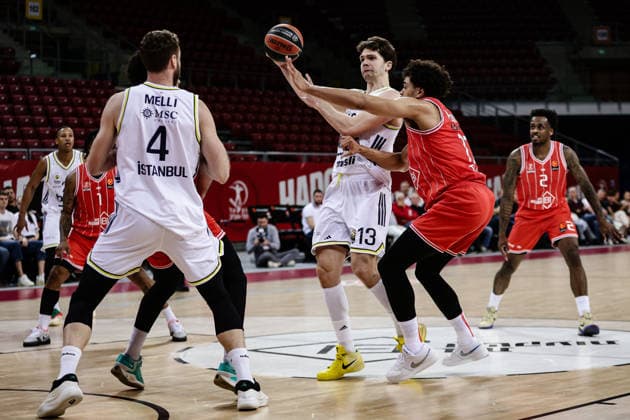 Fenerbahce s Tarik Biberovic in action against during the Euroleague game between Hapoel IBI Tel Aviv vs Fenerbahce - Arena 8888 in Sofia, Bulgaria on April 7, 2026  Copyright: xIvanxSxIvanov IPAxSportx xipa-agency.netx xx IPA_73809737 IPA_Agency_IPA73809737