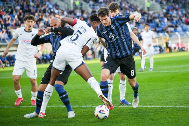 Fussball: 3. Liga, 32. Spieltag, SV Waldhof Mannheim - TSG Hoffenheim II am 07.04.2026 in Mannheim (Carl-Benz-Stadion), Deutschland, Saison 2025 2026 DFL REGULATIONS PROHIBIT ANY USE OF PHOTOGRAPHS AS IMAGE SEQUENCES AND OR QUASI VIDEO: Strafraumszene zwischen Boyd, Terrence (13,SVW), Frees, Kelven (5,TSGII) und Thalhammer, Maximilian (8,SVW) Mannheim Carl-Benz-Stadion Deutschland *** Soccer 3 Liga, Matchday 32, SV Waldhof Mannheim TSG Hoffenheim II on 07 04 2026 in Mannheim Carl Benz Stadion , Germany, Season 2025 2026 DFL REGULATIONS PROHIBIT ANY USE OF PHOTOGRAPHS AS IMAGE SEQUENCES AND OR QUASI VIDEO Penalty area scene between Boyd, Terrence 13,SVW , Frees, Kelven 5,TSGII and Thalhammer, Maximilian 8,SVW Mannheim Carl Benz Stadion Germany Copyright: xChristophxKinzingerx