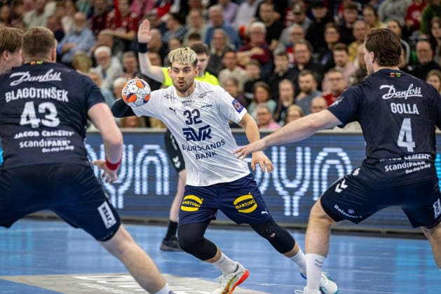 FLENSBURG, GERMANY - APRIL 7: Fredrik Nils Olsson (SAH - Aarhus, 32) in attack during the EHF European League Play-Offs Return Leg between SG Flensburg-Handewitt vs SAH - Aarhus at GP JOULE Arena on April 7, 2026 in Flensburg, Germany. Schleswig-Holstein Germany Copyright: xMarioxM.xKobergx