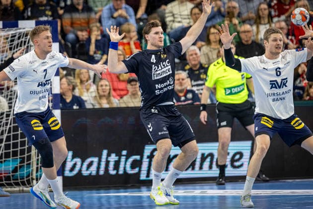 FLENSBURG, GERMANY - APRIL 7: Christoffer Sundsgaard Dreyer (SAH - Aarhus, 07), Johannes Golla (SG Flensburg-Handewitt, 04), Kristian Bach Bonefeld (SAH - Aarhus, 06) during the EHF European League Play-Offs Return Leg between SG Flensburg-Handewitt vs SAH - Aarhus at GP JOULE Arena on April 7, 2026 in Flensburg, Germany. Schleswig-Holstein Germany Copyright: xMarioxM.xKobergx