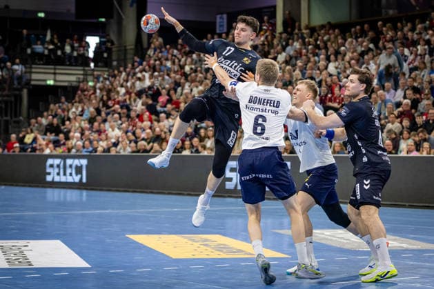 FLENSBURG, GERMANY - APRIL 7: Marko Grgic (SG Flensburg-Handewitt, 17) in attack during the EHF European League Play-Offs Return Leg between SG Flensburg-Handewitt vs SAH - Aarhus at GP JOULE Arena on April 7, 2026 in Flensburg, Germany. Schleswig-Holstein Germany Copyright: xMarioxM.xKobergx