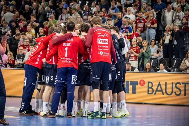 FLENSBURG, GERMANY - APRIL 7: team SG Flensburg-Handewitt after the game during the EHF European League Play-Offs Return Leg between SG Flensburg-Handewitt vs SAH - Aarhus at GP JOULE Arena on April 7, 2026 in Flensburg, Germany. Schleswig-Holstein Germany Copyright: xMarioxM.xKobergx