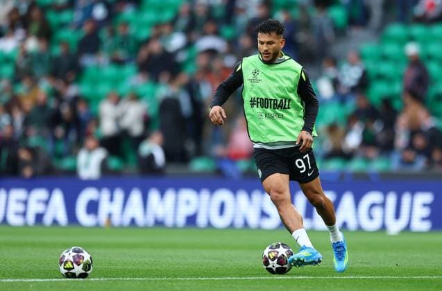 Luis Suarez of Sporting warms up Sporting v Arsenal, UEFA Champions League, Quarter Final, First Leg, Football, Estadio Jose Alvalade, Lisbon, Portugal - 07 Apr 2026Lisbon Estádio José Alvalade Portugal EDITORIAL USE ONLY No use with unauthorised audio, video, data, fixture lists, club league logos or live services. Online in-match use limited to 120 images, no video emulation. No use in betting, games or single club league player publications.  Copyright: xMichaelxZemanek Shutterstockx 16811860e